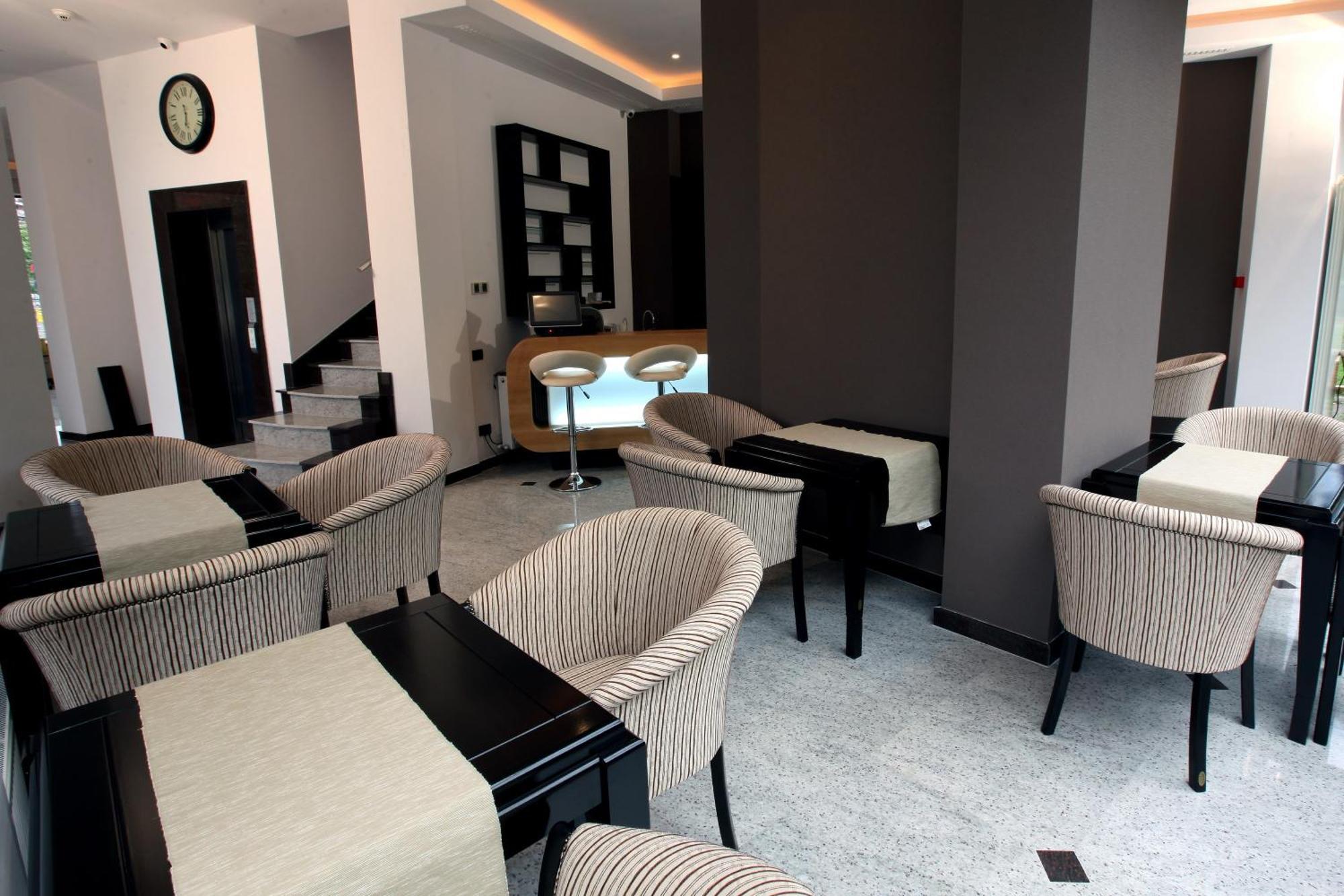 Ambiance Hotel Bucureşti Ngoại thất bức ảnh
